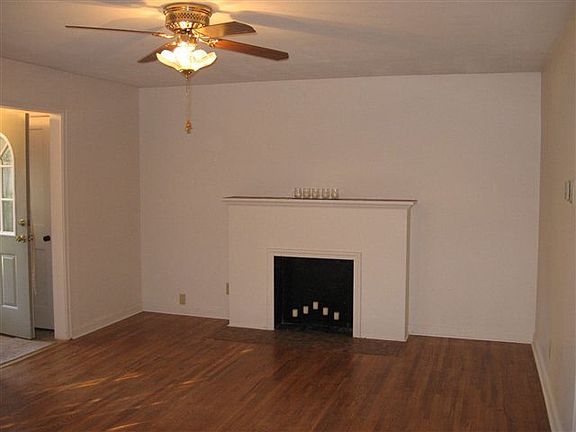 2nd image of 1512 N Saint Clair St