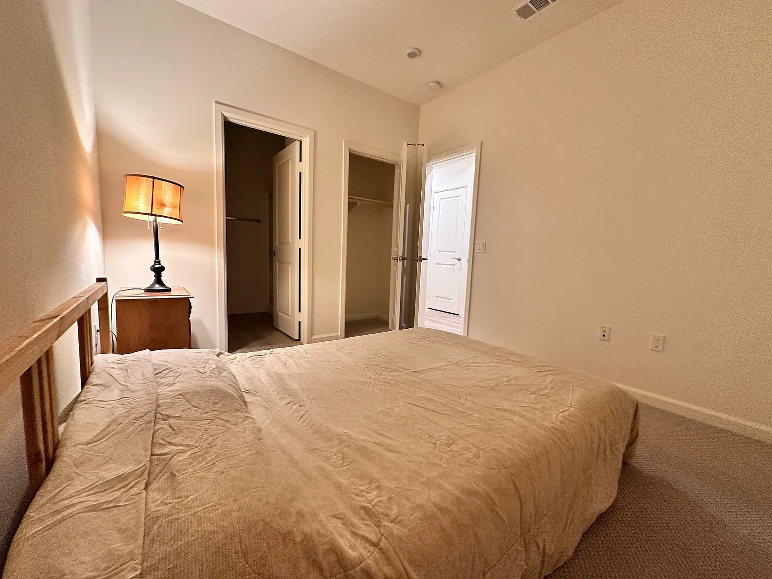 4 bed, 1843 sqft, $1,200 — Photo 2