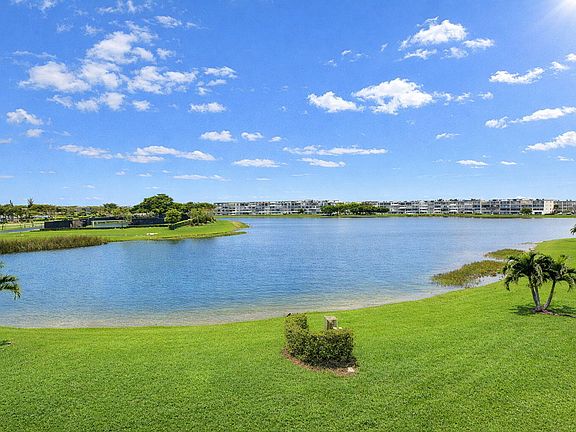 2nd image of 3085 E Exeter E #3085