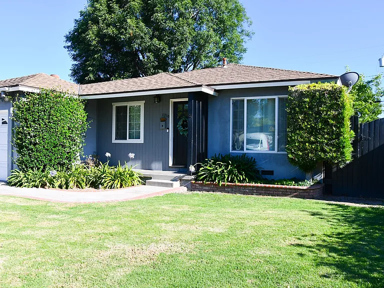 1210 E Oakmont Ave — Photo 3