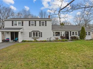 9 Rosedale Ave, Barrington, RI 02806
