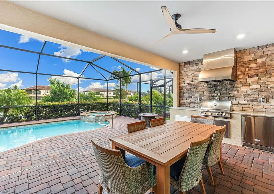 28075 Foxrock Ct