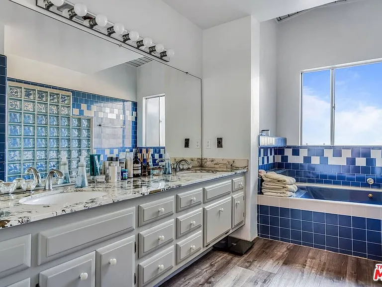 2436 Arbutus Dr — Photo 18
