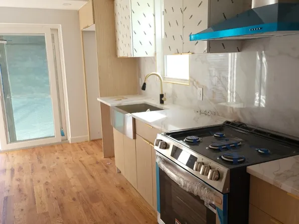 5502 Avenue L image 4 of 20