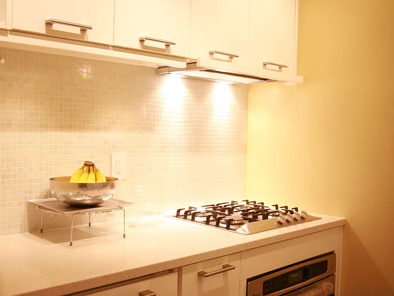 201 W 72nd St #3J — Photo 4