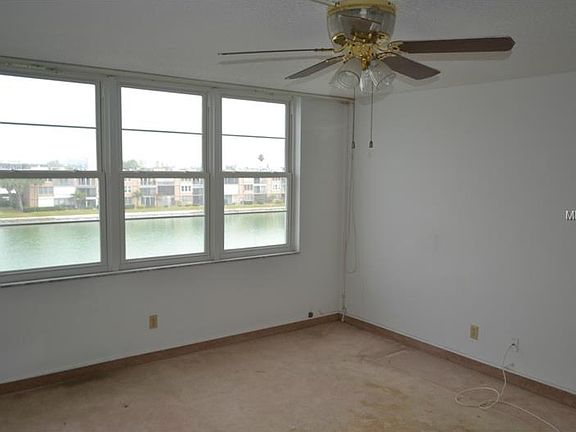 3rd image of 7645 Sun Island Dr S APT 403