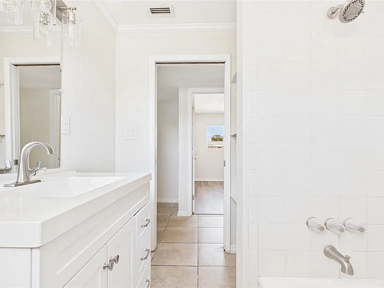 4418 W Fairview Hts — Photo 33