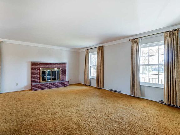 3rd image of 3085 Picwood Dr