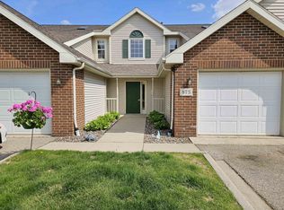 875 Park St APT 102, Oregon, WI 53575