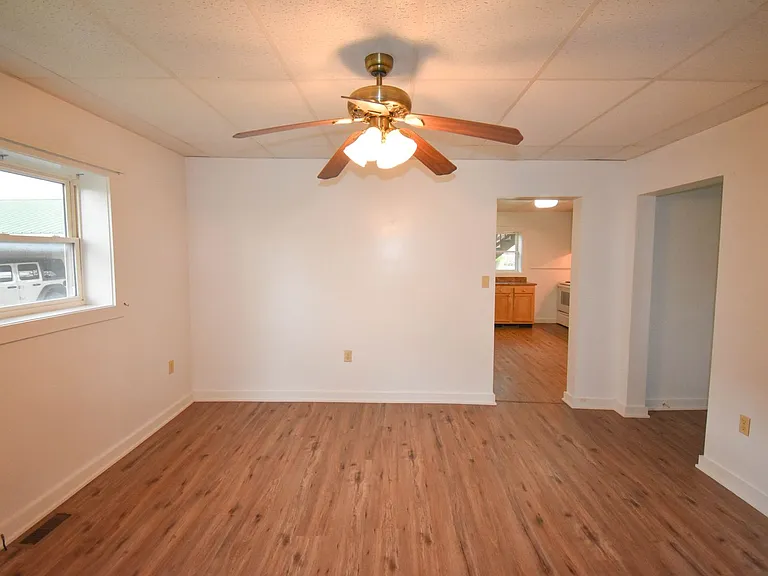 3 Fairview St — Photo 11