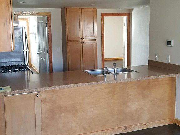 3rd image of 133 Hemlock Dr