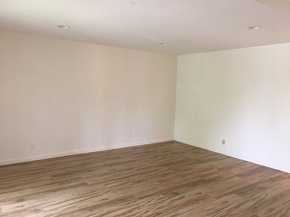 4th image of 1708 Ross Cir APT 3