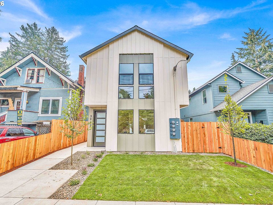 1st image of 3942 SE Ivon St