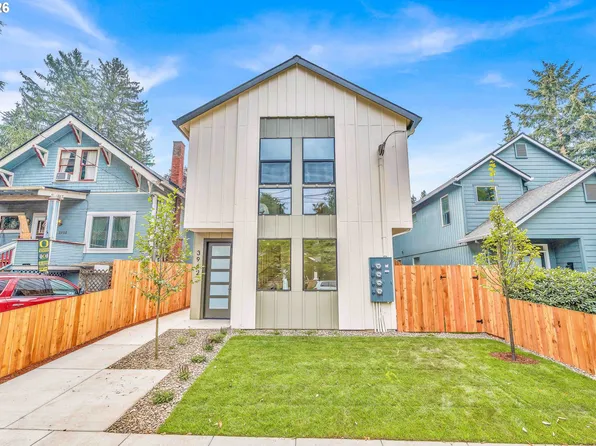 3942 SE Ivon St, Portland, OR 97202