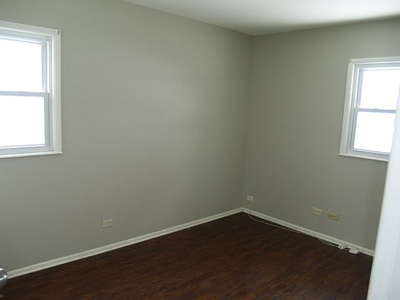 5th image of 123 N Oak Ln