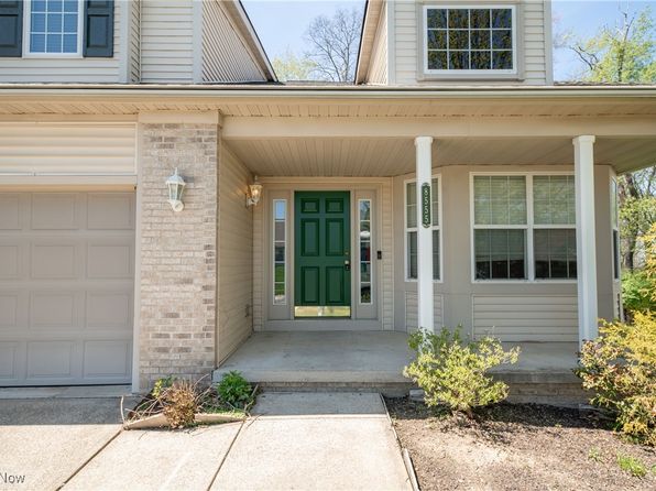 8555 Primrose Ln, Macedonia, OH 44056