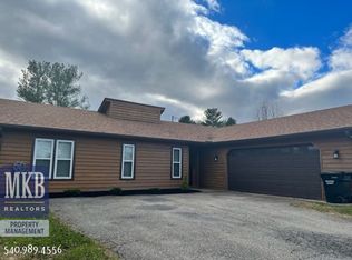 3711 Glade Hill Cir, Roanoke, VA 24012