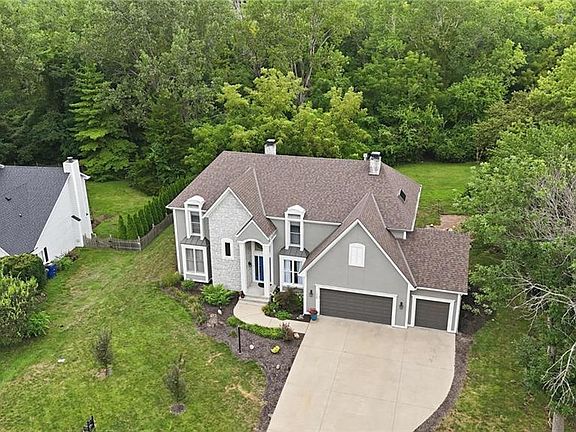 3rd image of 1325 Inverness Dr