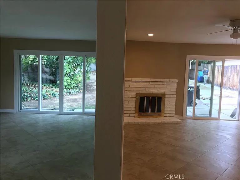 511 Mariposa Ave — Photo 2