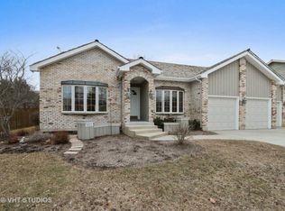 5021 Boulders Dr, Gurnee, IL 60031