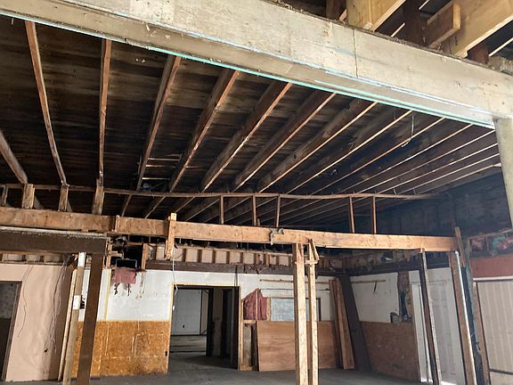 2nd image of 4427 E New York St