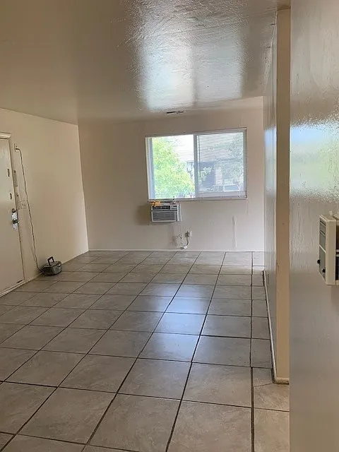 2 bed, 844 sqft, $1,200 — Photo 4
