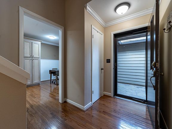 2nd image of 218 Goldfinch Cir