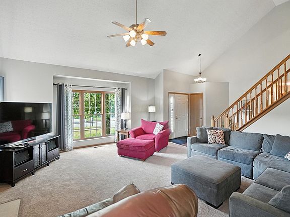 4th image of 5644 Newington Dr