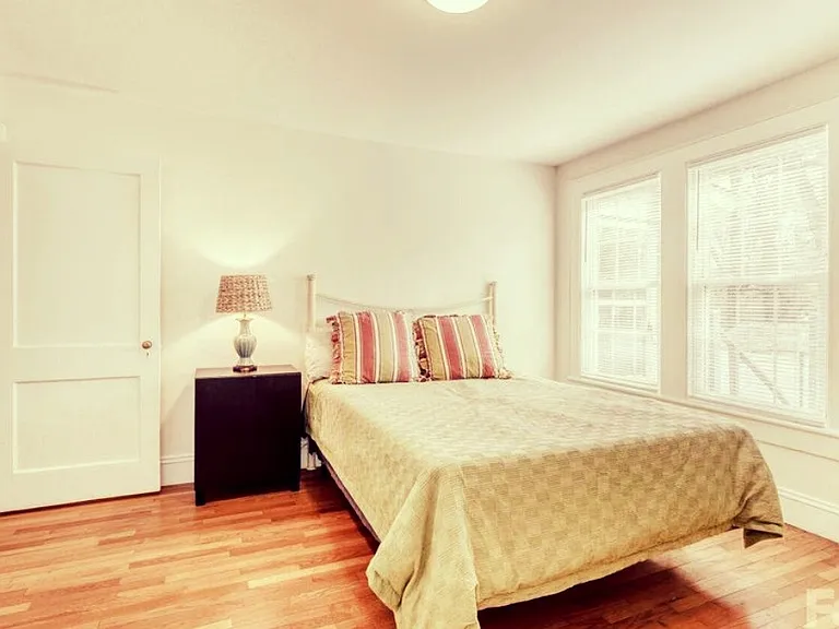 639 E Iredell Ave #1 — Photo 6