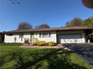 101 Lee Circle Dr, Rochester, NY 14626
