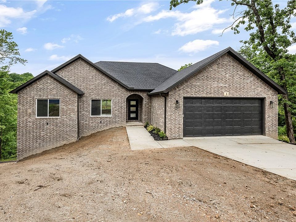 1st image of 3 Hoxby Ln