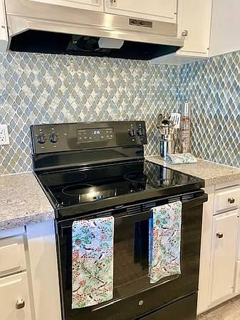 1st image of 636 Fairview Ave #8