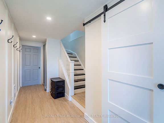 5th image of 2651 Aquitaine Ave #39