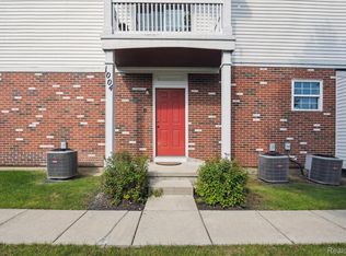 1004 Riversedge Dr, Saline, MI 48176