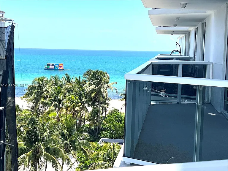 2401 Collins Ave #1009 — Photo 4