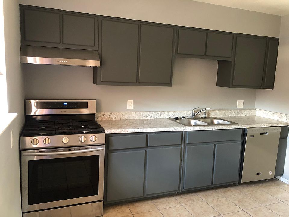 1st image of 3823 Roseland Ave #C8cwbq0kn