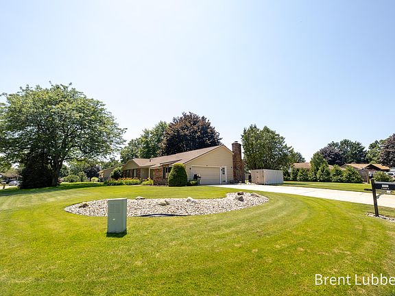 4th image of 2685 E Chester Dr
