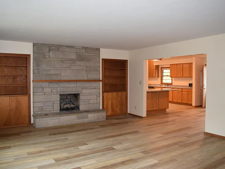 Open floor plan is very spacious, much bigger than it appears from the outside.