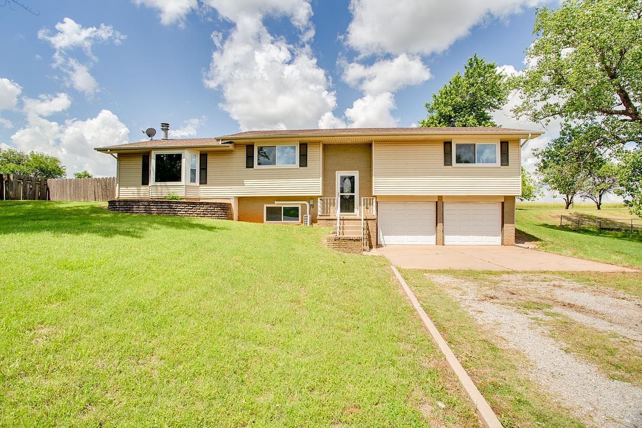1426 Ridge Pl, Lahoma, OK 73754 MLS 20240725 Zillow