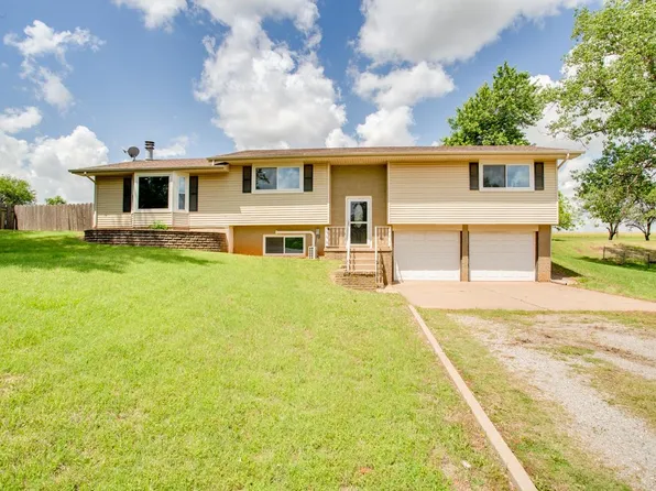 1426 Ridge Pl, Lahoma, OK 73754
