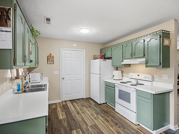 5th image of 45 Maudie Ln