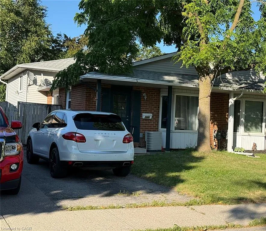 4 bed, 1.5 bath, 1400 sqft, $2,450 — Photo 1