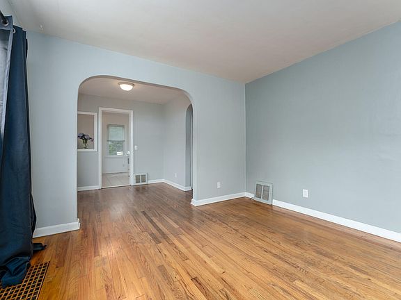 5th image of 2917 Fulford St