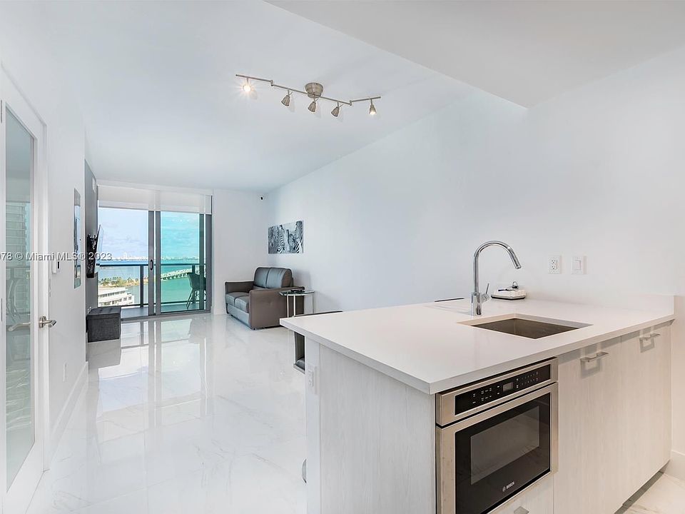 1st image of 501 NE 31st St #1602
