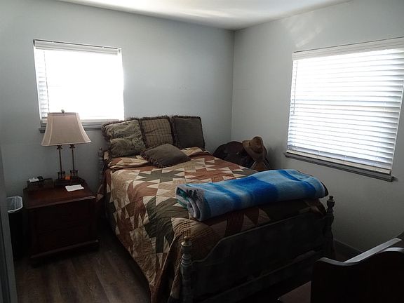 5th image of 52 E John St