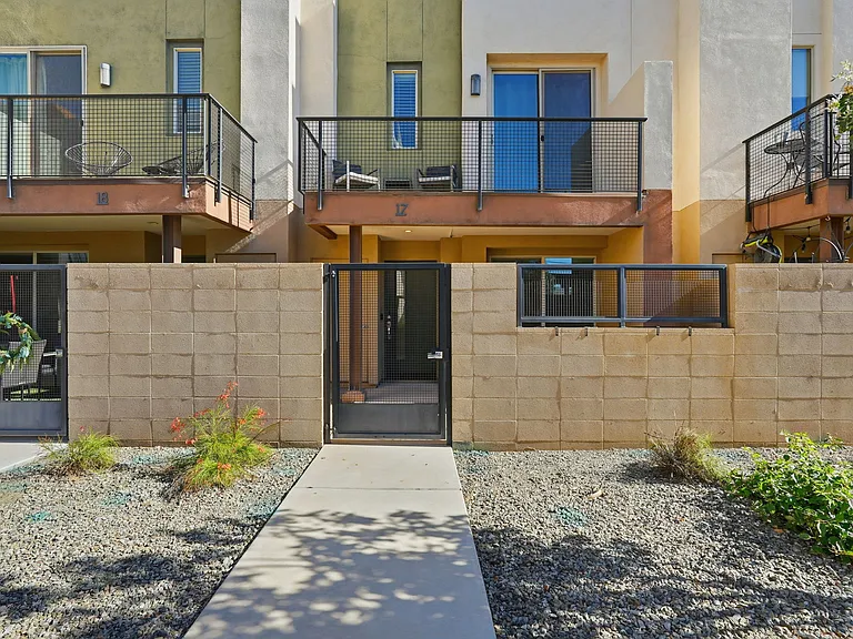 820 N 8th Ave #17 — Photo 3