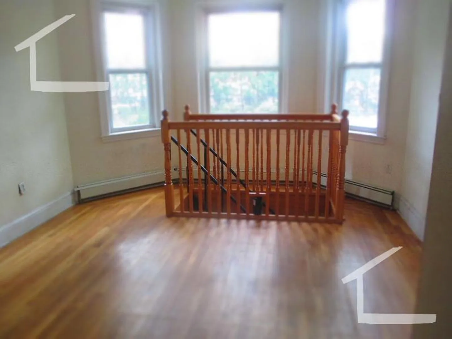 No Brokers Fee, Central BU Location! Walk to School, Central Campus. Central Heat/AC, Laundry on ... — Photo 3