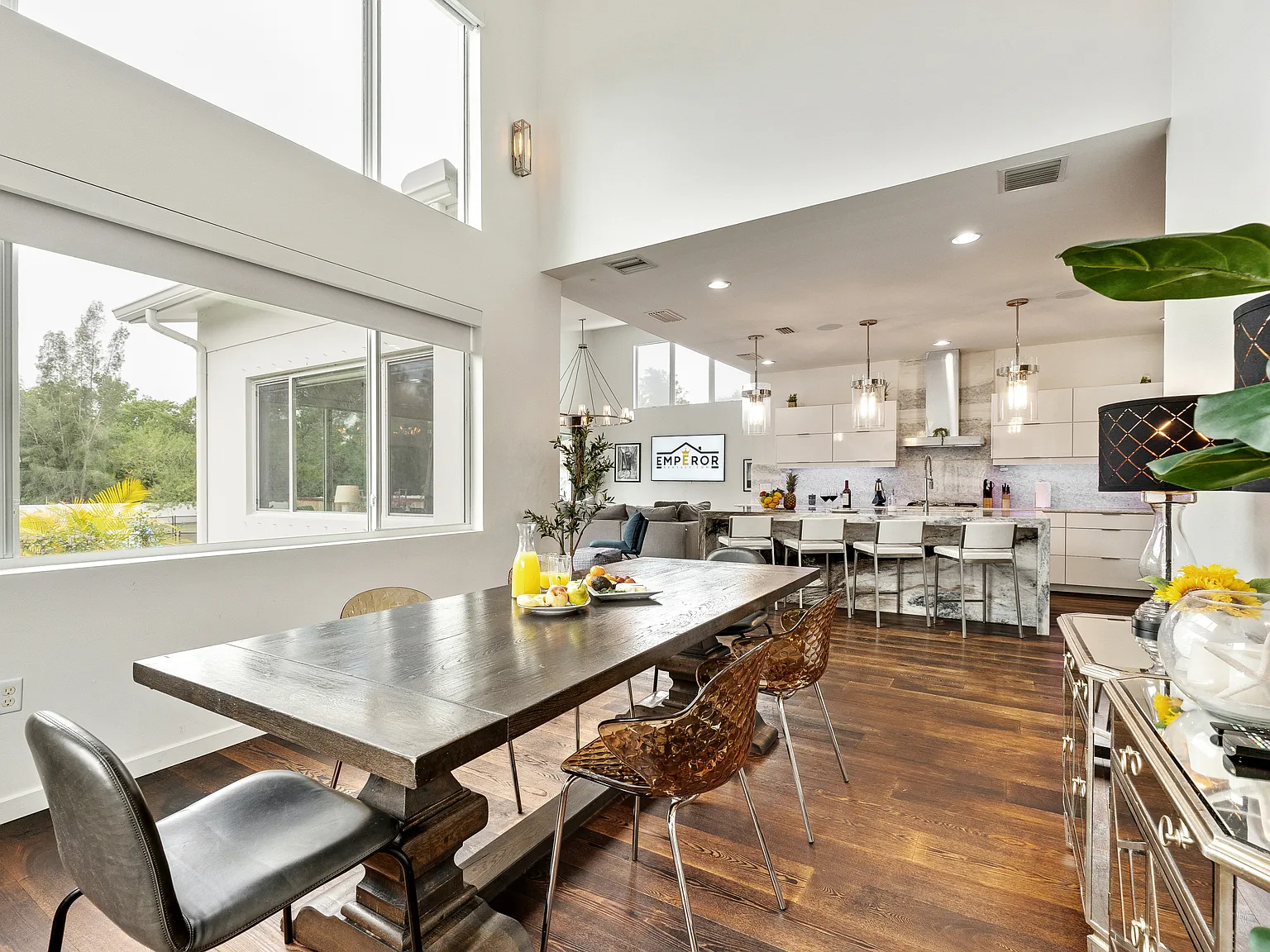 4 bed, 3134 sqft, $9,750 — Photo 3