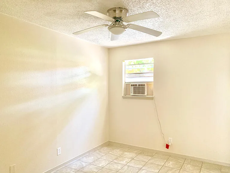 607 Barbe St #4 — Photo 12