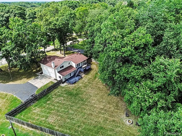 2104 Highfield Rd — Photo 26